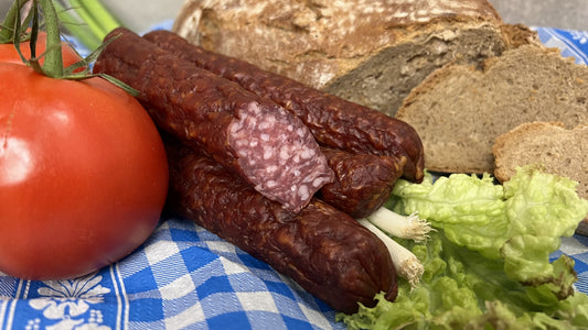 1000gr. hausgemachte Kaminwurzen, über Buchenholz geräuchert, Feinkost-Rohwurst