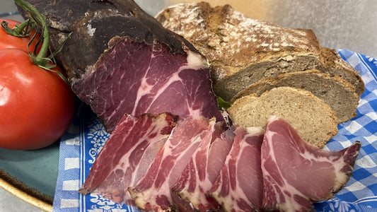 Geräucherter Schweinehals – Budola (1 kg)